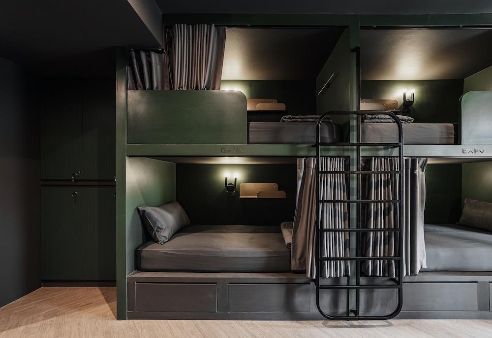 Cher Hostel Bangkok Room Type - Standard Shared Dormitory, Mixed Dorm, Shared Bathroom