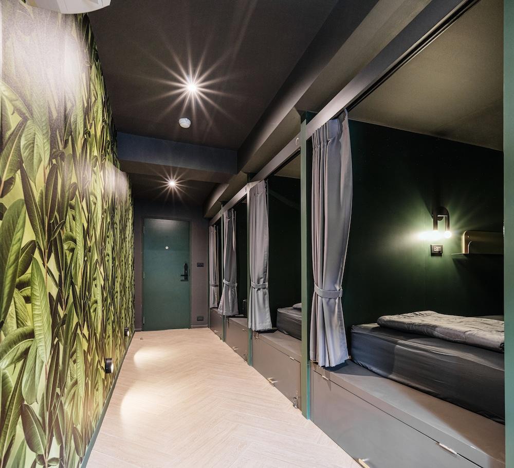 Cher Hostel Bangkok Room Type - Standard Shared Dormitory, Women only, Shared Bathroom