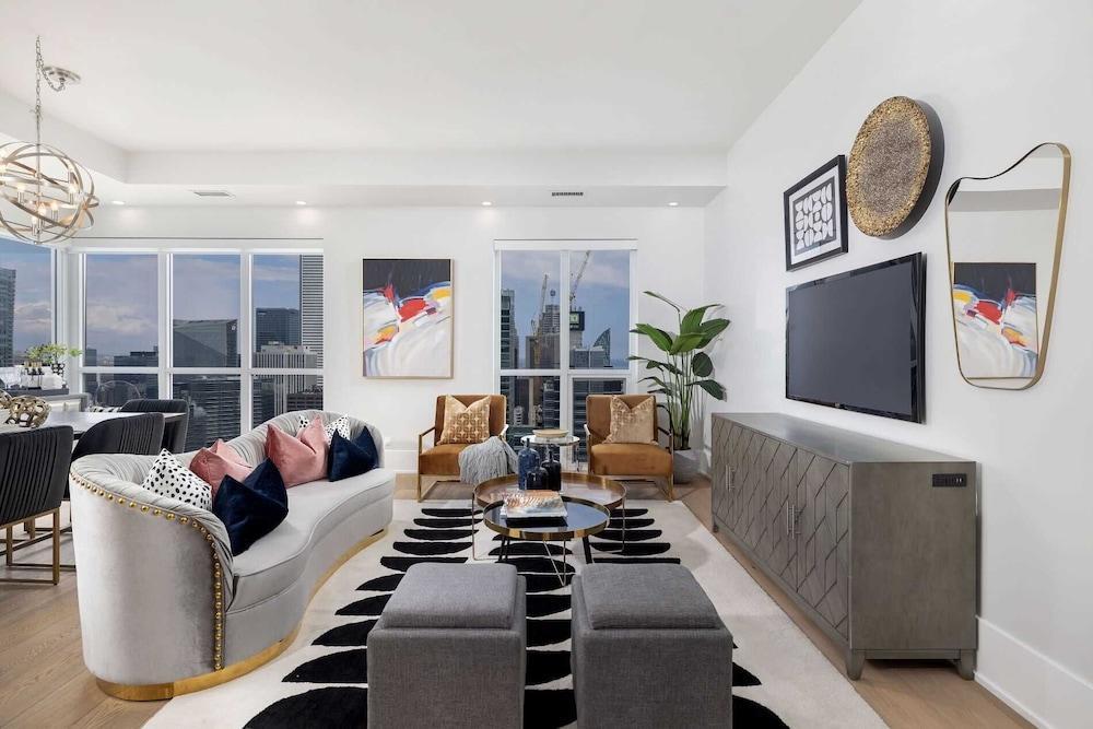 Graydon Front Street