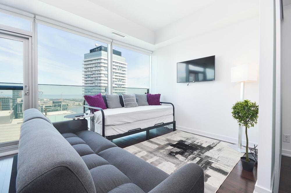Downtown Toronto near CN Tower Room Type - Luxury Condo Downtown Toronto near CN Tower Room Type - Luxury Condo