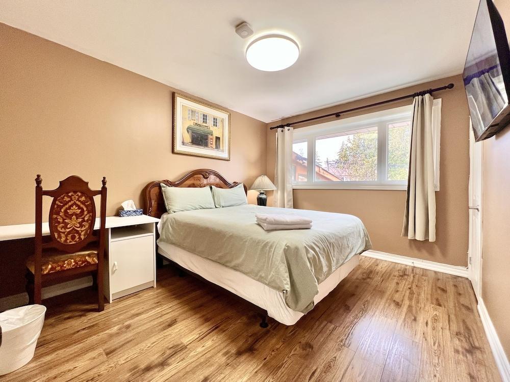 Renovated Rooms 10-min to Finch Subway Near Yonge St - Tap to explore photos