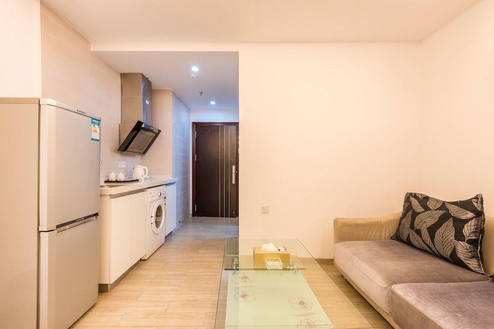 Atrium International Apartment Chimelong - Tap to explore photos