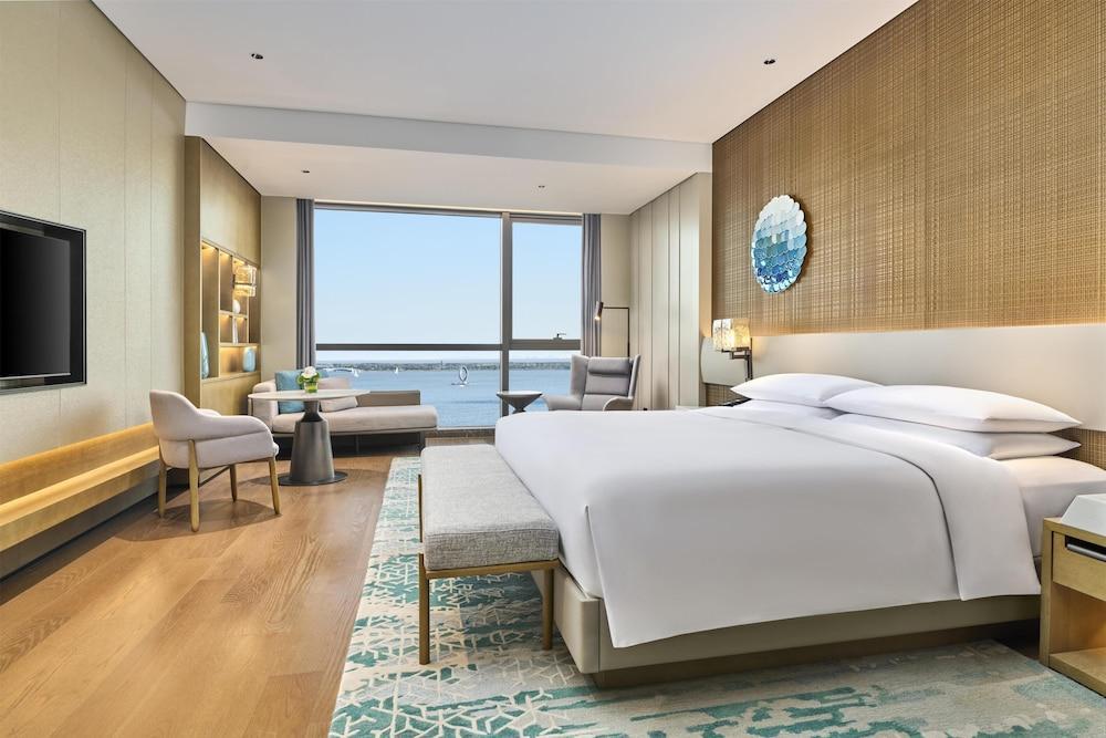 Hyatt Regency Shanghai Lingang Room Type - Room, 1 King Bed, Lake View