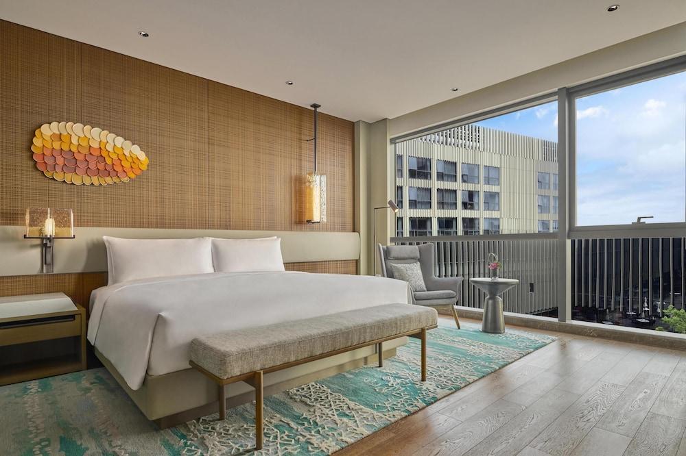 Hyatt Regency Shanghai Lingang Room Type - Suite, 1 King Bed, Garden View