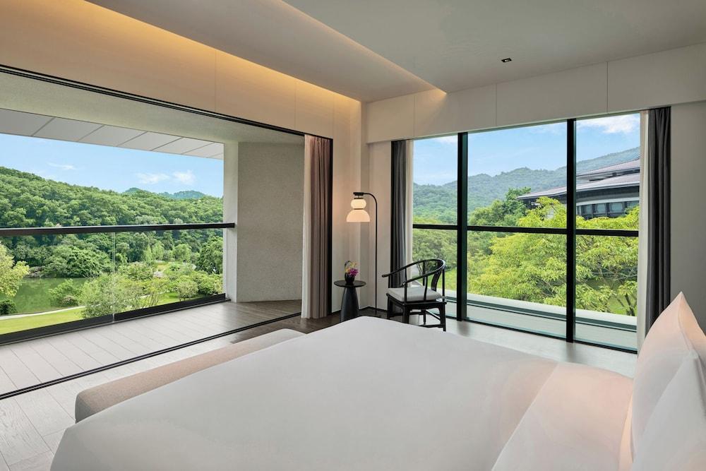 Oriental Resort Guangzhou Room Type - Business Suite