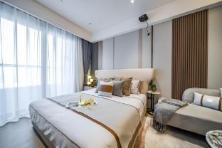 Raffles Executive Apartment Room Type - Deluxe King Room - Newly Renovated