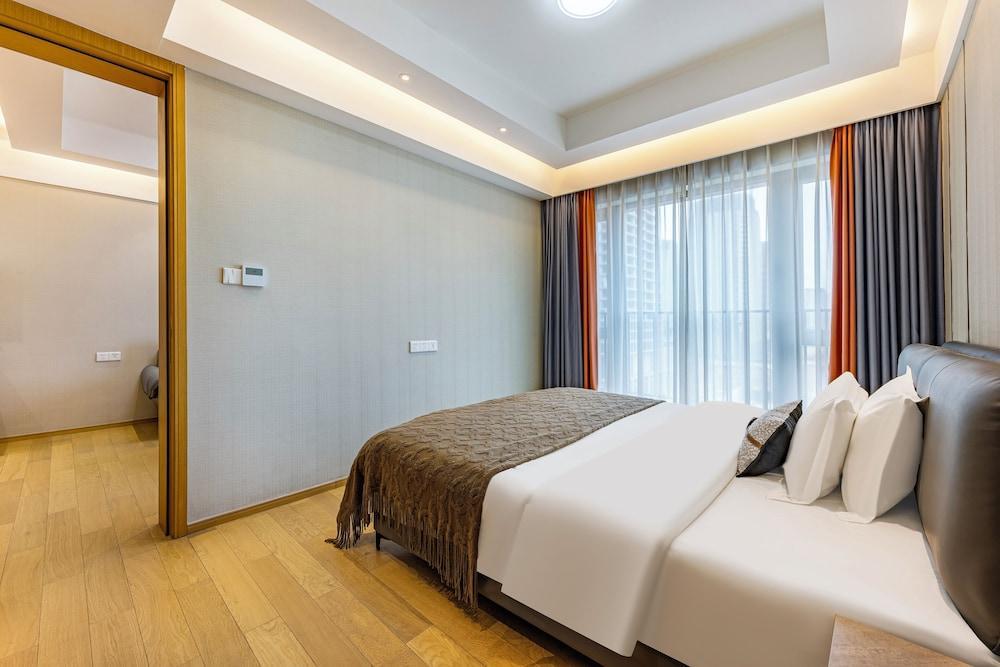 Raffles Executive Apartment Room Type - Luxury Suite, 1 Bedroom, Non Smoking, City View