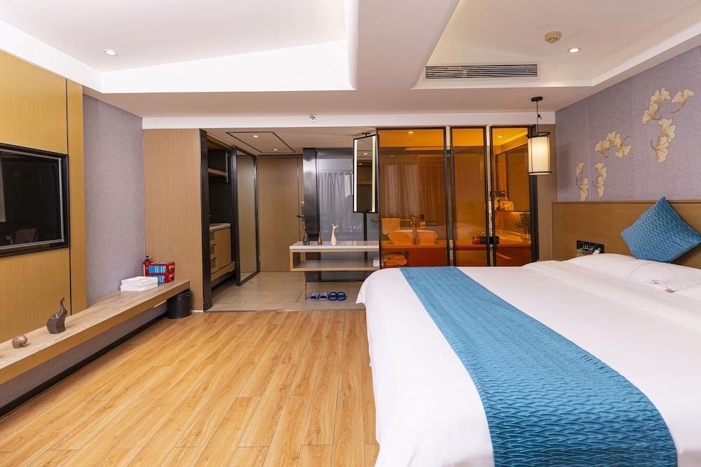 Orange Tree International Hotel Room Type - Luxury Double Room, 1 Queen Bed, Accessible, Non Smoking