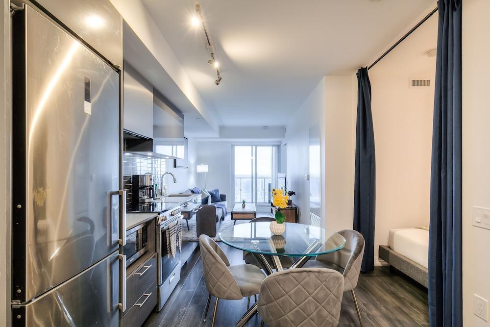 Panorama Suites Downtown Toronto - Tap to explore photos