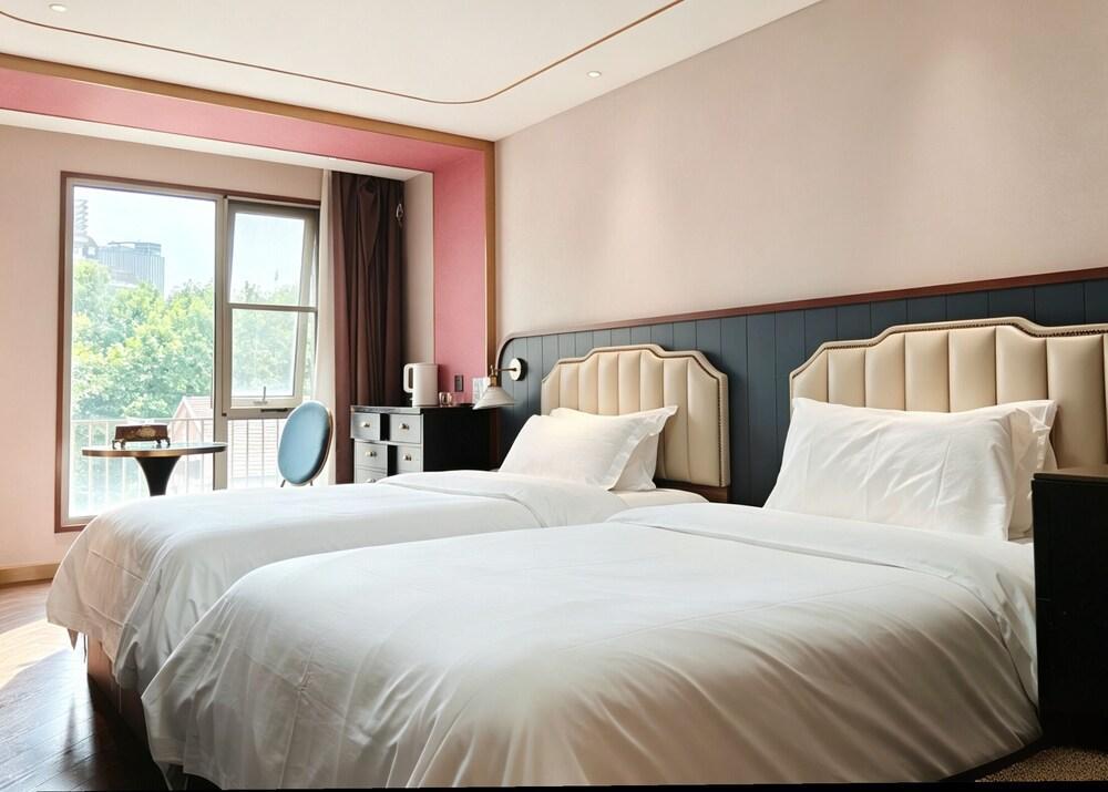 Dayin International Youth Hotel (Shanghai Xinhua Road Jiaotong University Branch) Room Type - Superior Twin Room