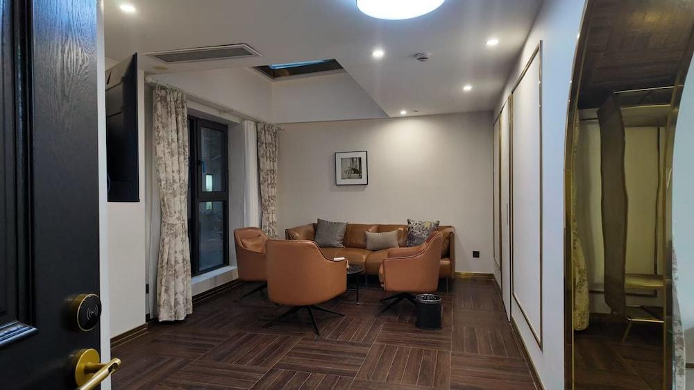 Shanghai Jinli S Hotel (Xinhua Road Jiaotong University Branch)