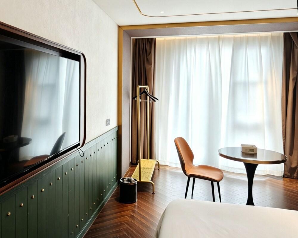 Dayin International Youth Hotel (Shanghai Xinhua Road Jiaotong University Branch) Room Type - Standard Double room