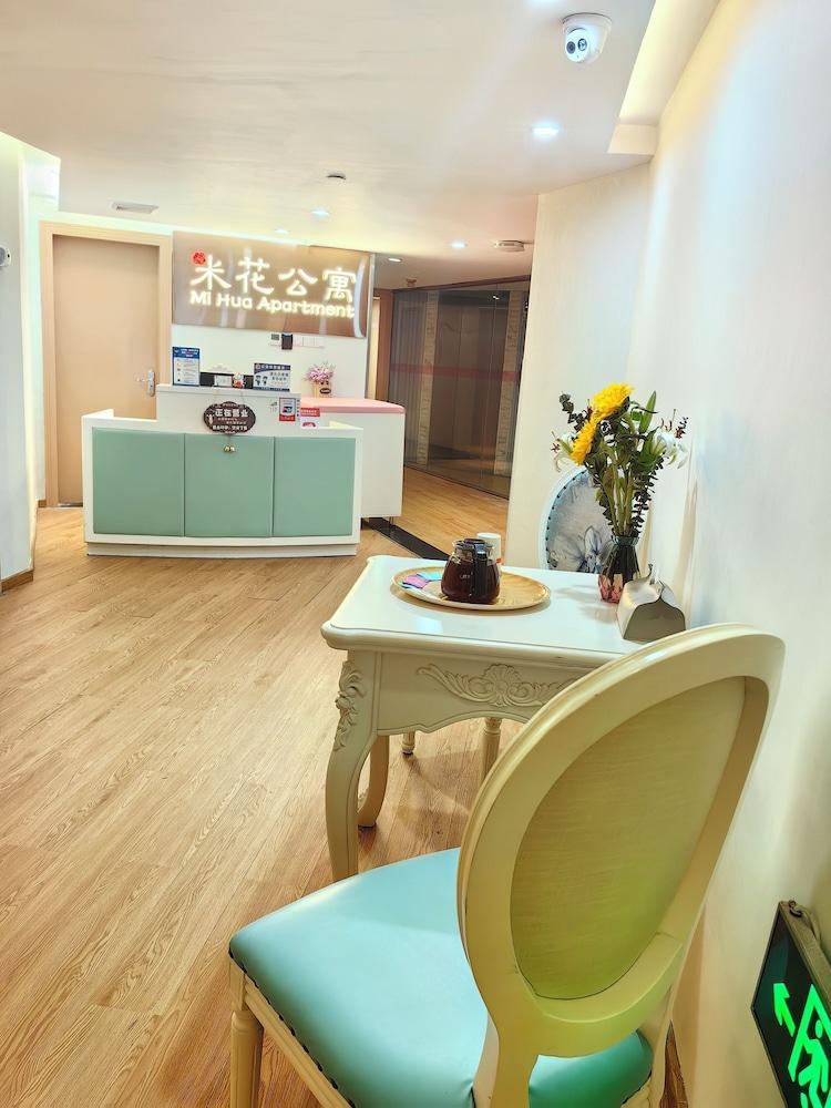 MiHua Apartment - Tap to explore photos