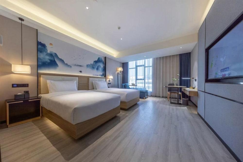 Ausotel by Argyle Baiyun Hotel - Tap to explore photos