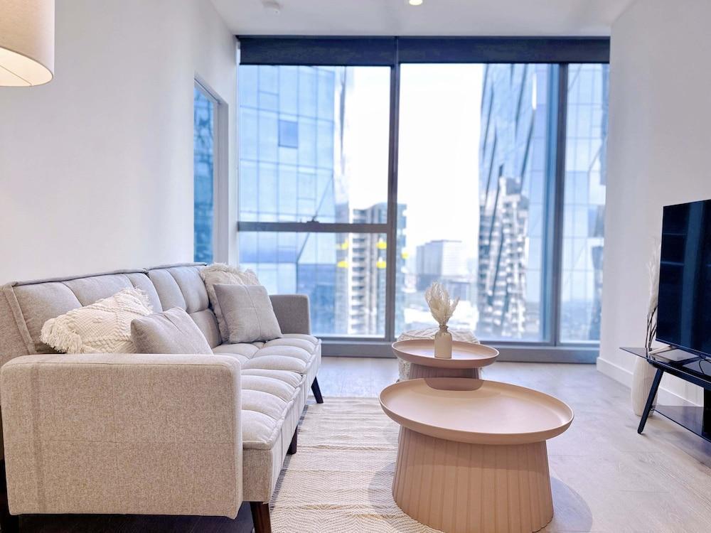 City Center Serenity Suite SouthernCross - Tap to explore photos