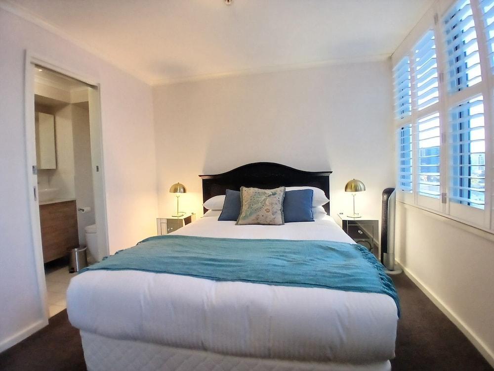 ReadySet Apartments at Southbank Condos