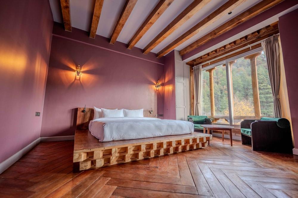 Taktsangri-La Room Type - Deluxe Room, Mountain View