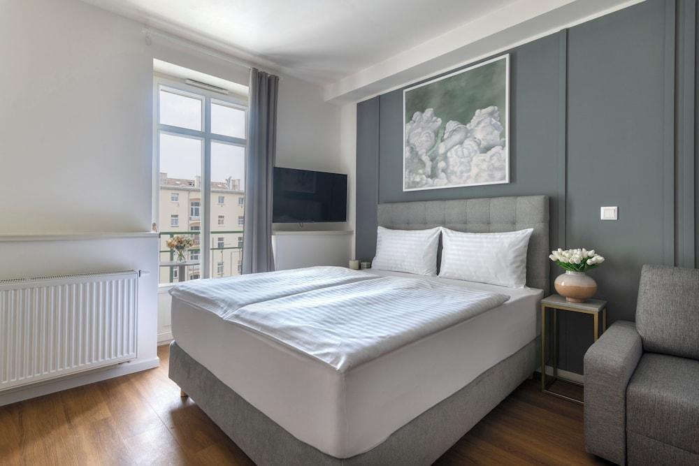 Encore Boutique Residence by Dwellfort Room Type - Executive Studio, Balcony, Courtyard View Encore Boutique Residence by Dwellfort Room Type - Executive Studio, Balcony, Courtyard View