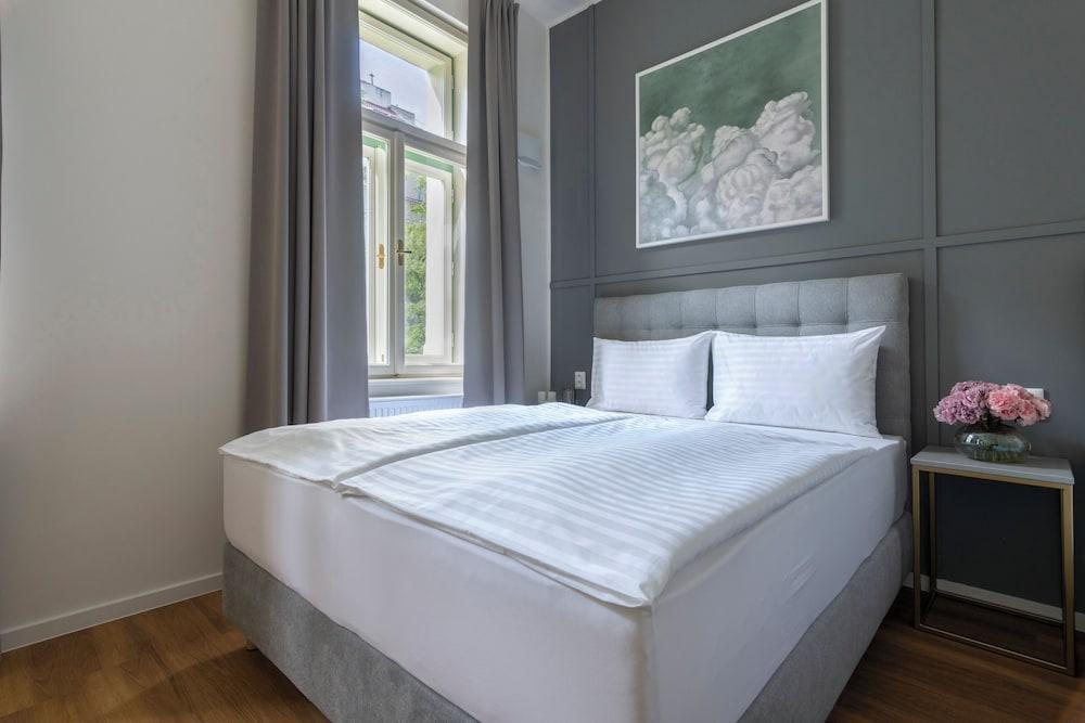 Encore Boutique Residence by Dwellfort Room Type - Deluxe Apartment