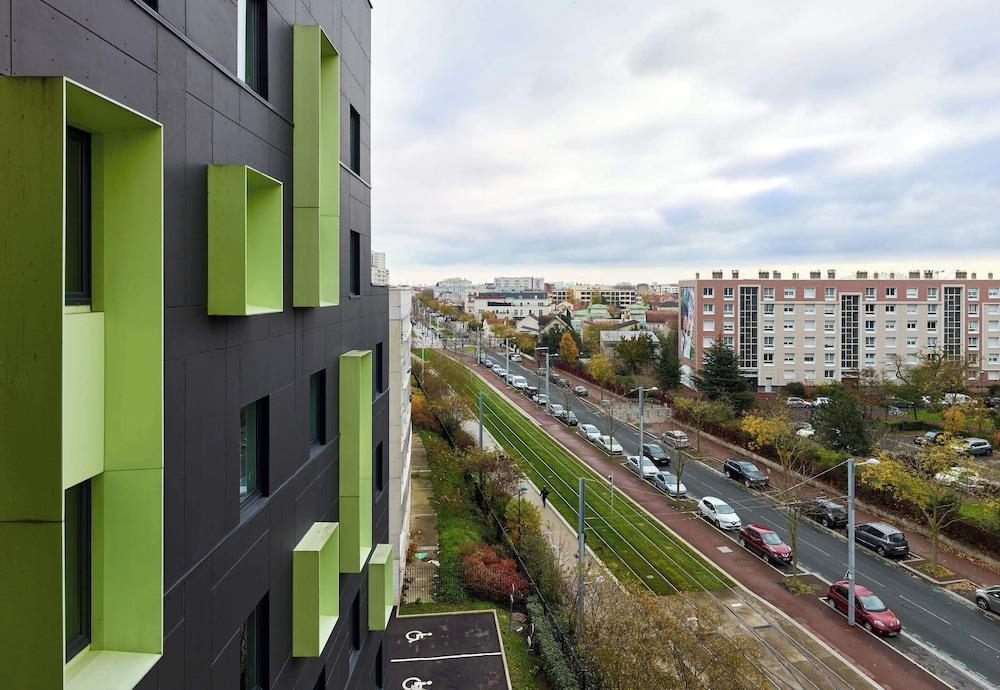 B&B HOTEL PARIS Gennevilliers Asnières - Tap to explore photos