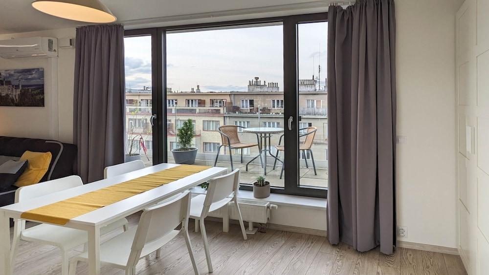 Cozy Apartment with Big Terrace - Karlín - Tap to explore photos