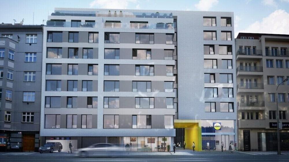 Cozy Apartment with Big Terrace - Karlín