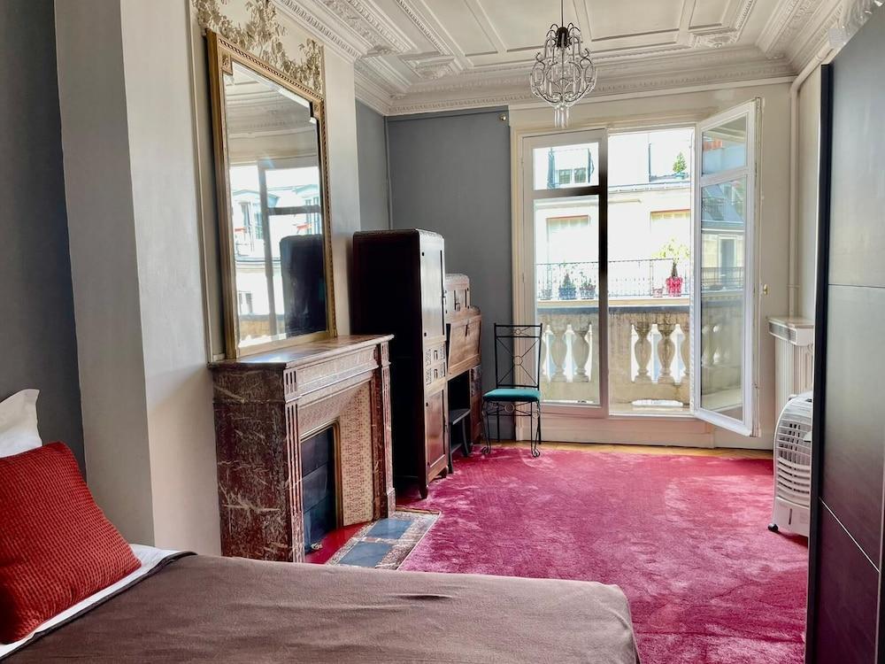Haussmann Opera Penthouse130M2 Exclusive full 4floors Stone Balcony (4 bedrooms) Room Type - City Apartment, 4 Bedrooms, City View