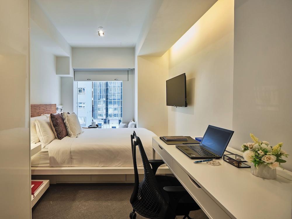 V Causeway Bay Room Type - Spark, 1 Queen Bed, Non Smoking, City View