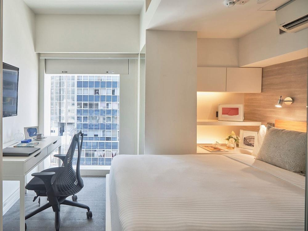 V Causeway Bay Room Type - Deluxe, 1 Queen Bed, Non Smoking, City View