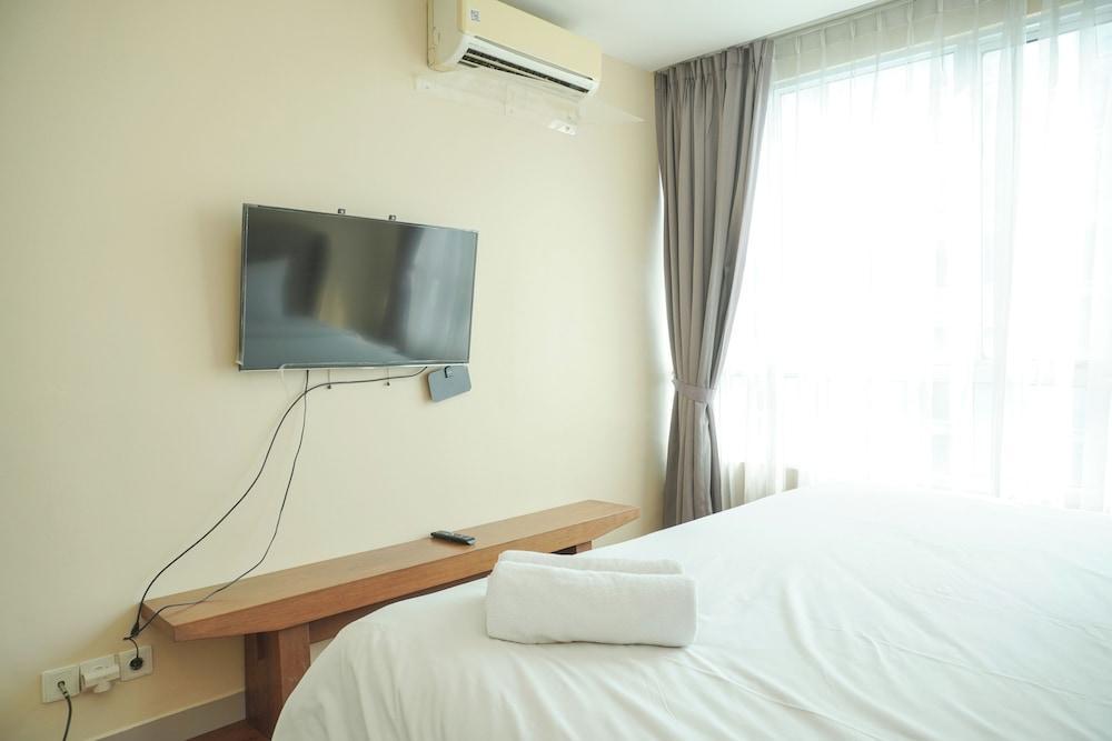 Spacious And Nice 3Br At Essence Dharmawangsa Apartment - Tap to explore photos