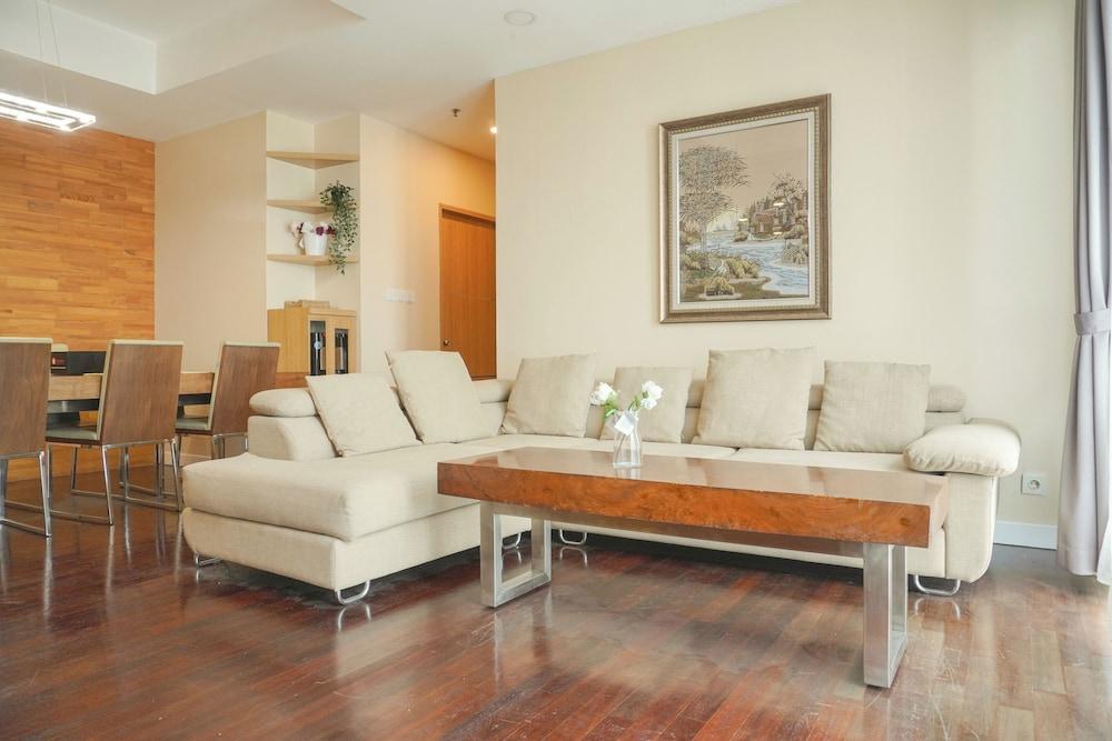 Spacious And Nice 3Br At Essence Dharmawangsa Apartment - Tap to explore photos