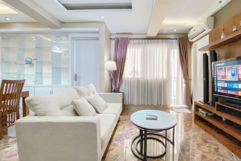 Spacious 2Br Apartment At Pakubuwono Terrace - Tap to explore photos