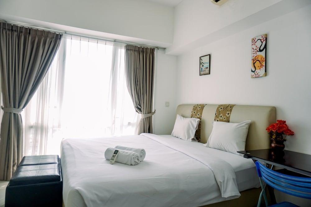 Nice And Comfy Studio At Ambassade Kuningan Apartment - Tap to explore photos