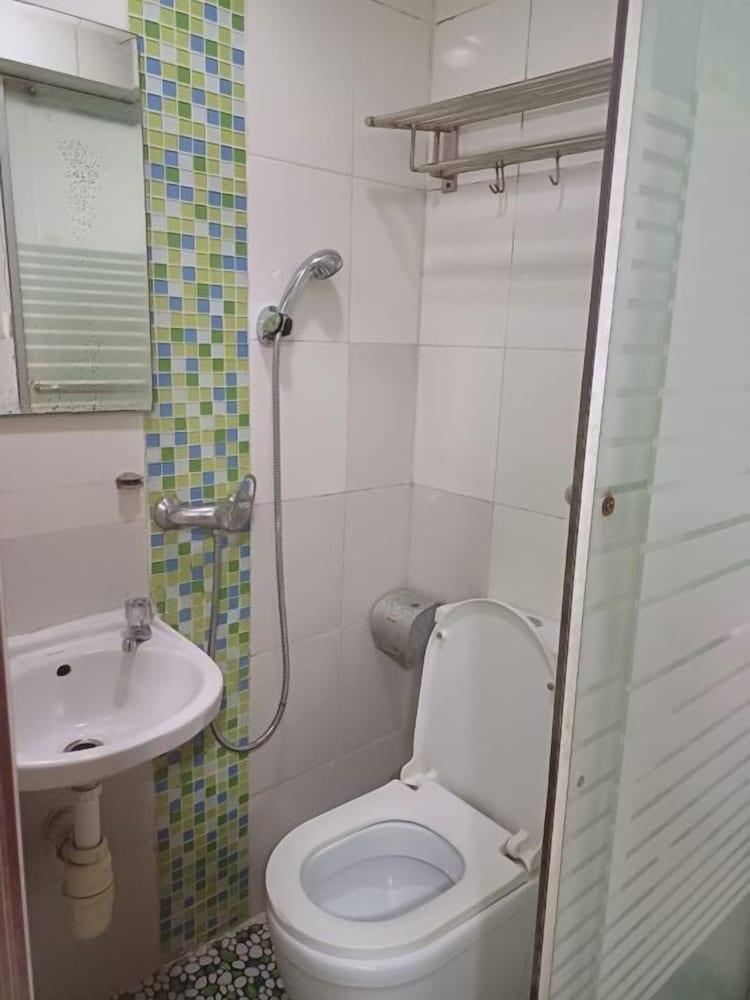 DREAMNEST GUESTHOUSE Room Type - Deluxe Double Room