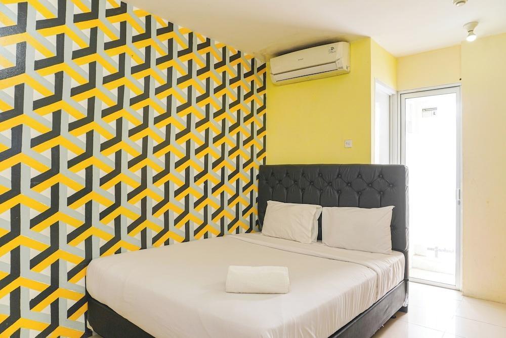 Best Deal And Homey Studio Bassura City Apartment - Tap to explore photos