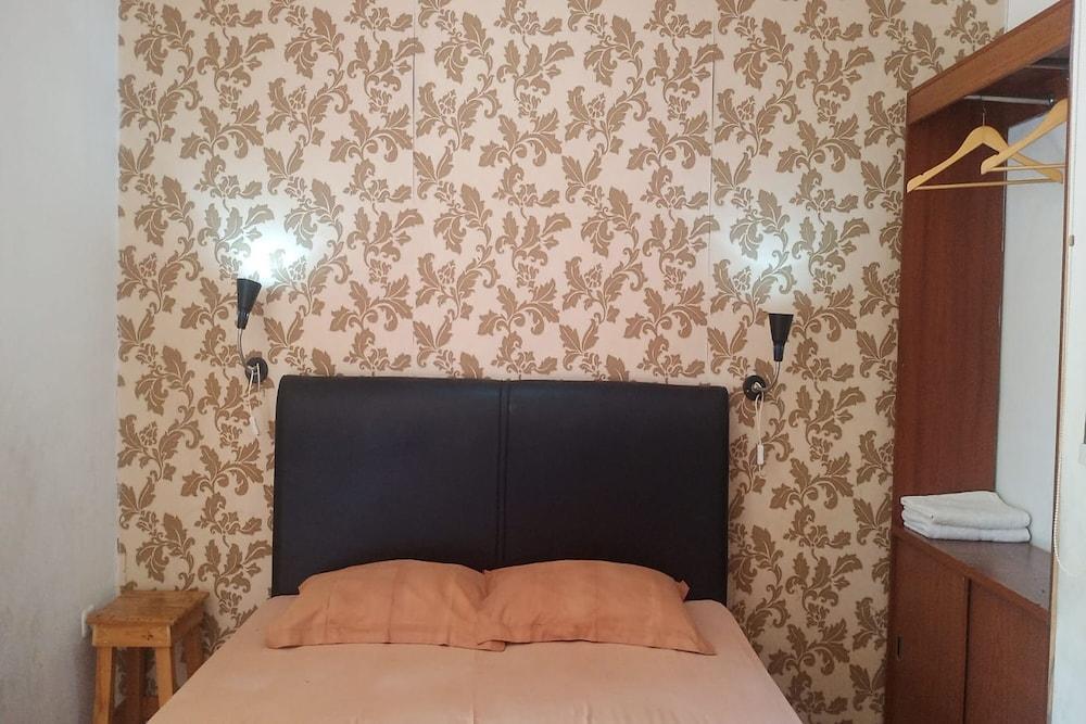 Aryani Suites Syariah Room Type - Superior Room