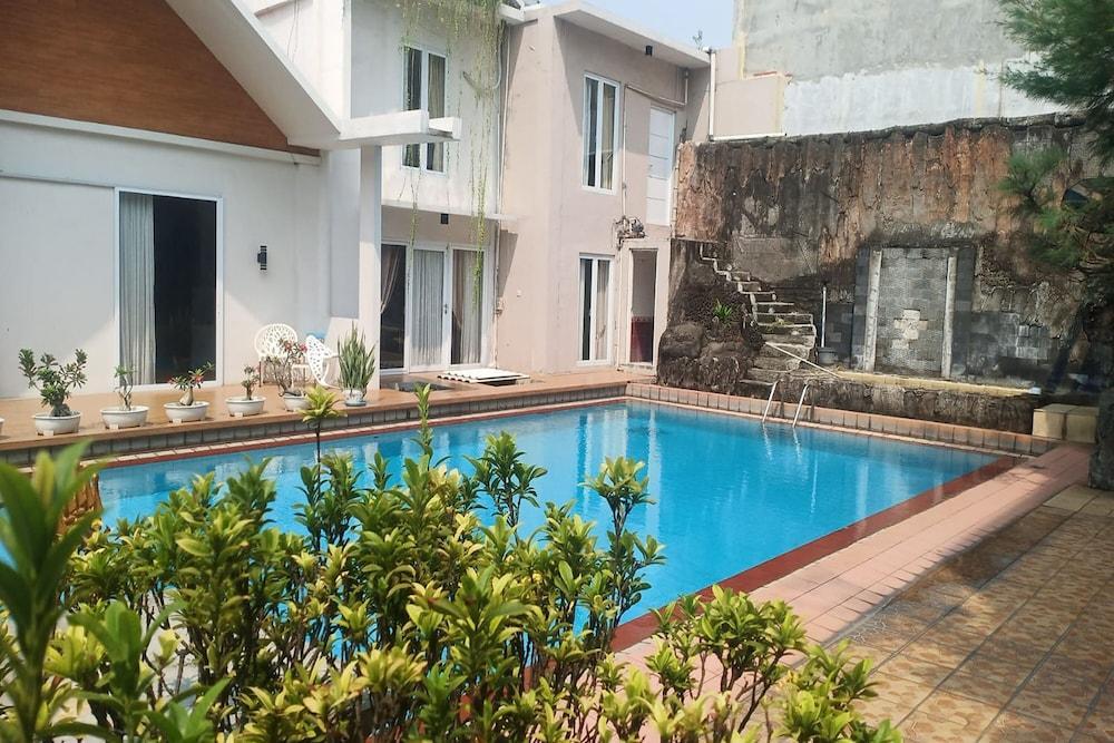 Aryani Suites Syariah - Tap to explore photos