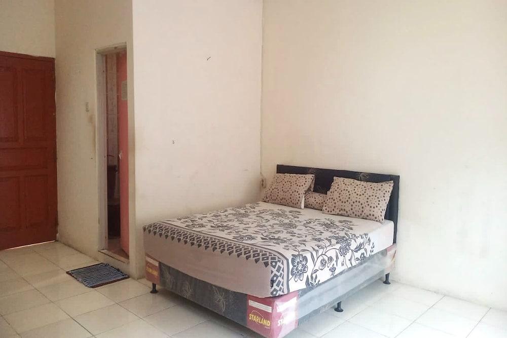 Aryani Suites Syariah Room Type - Family Room