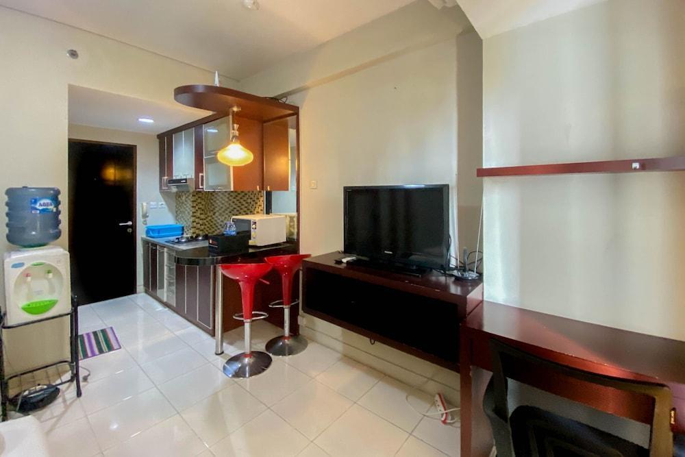 Comfort And Well Designed Studio Tamansari Sudirman Apartment - Tap to explore photos