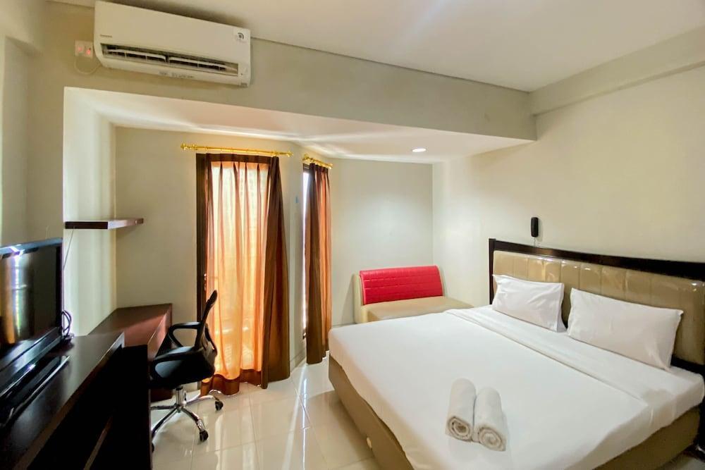 Comfort And Well Designed Studio Tamansari Sudirman Apartment - Tap to explore photos