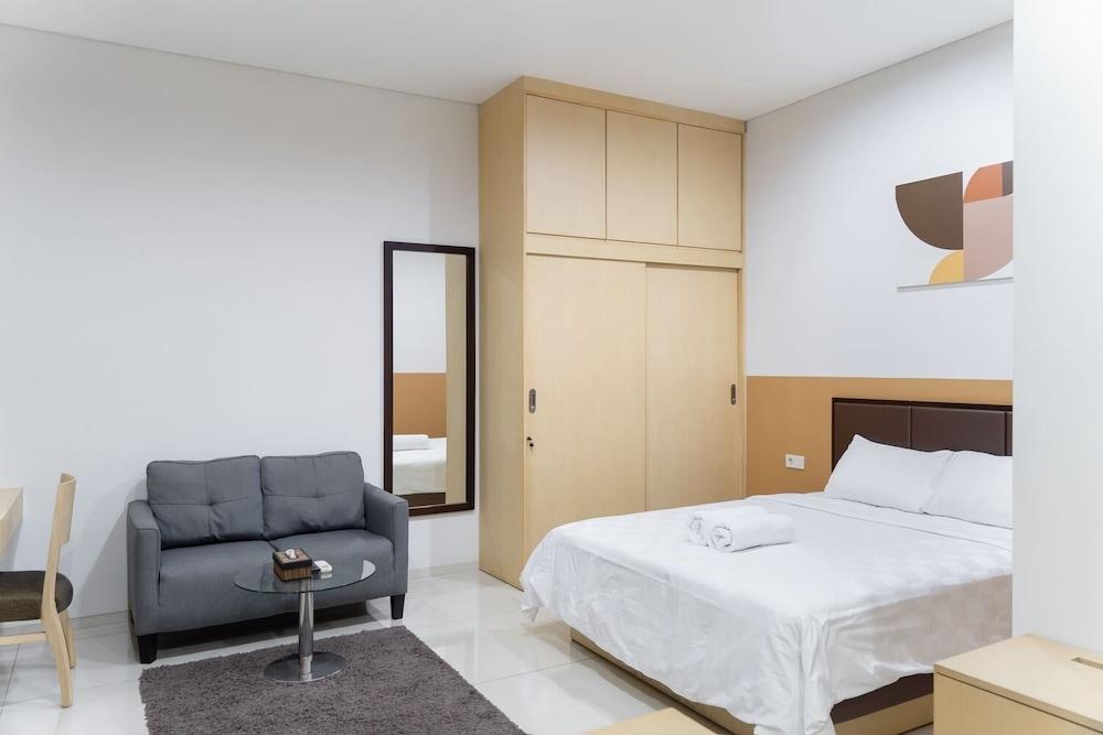 Cove MK House Senopati Room Type - Junior Studio