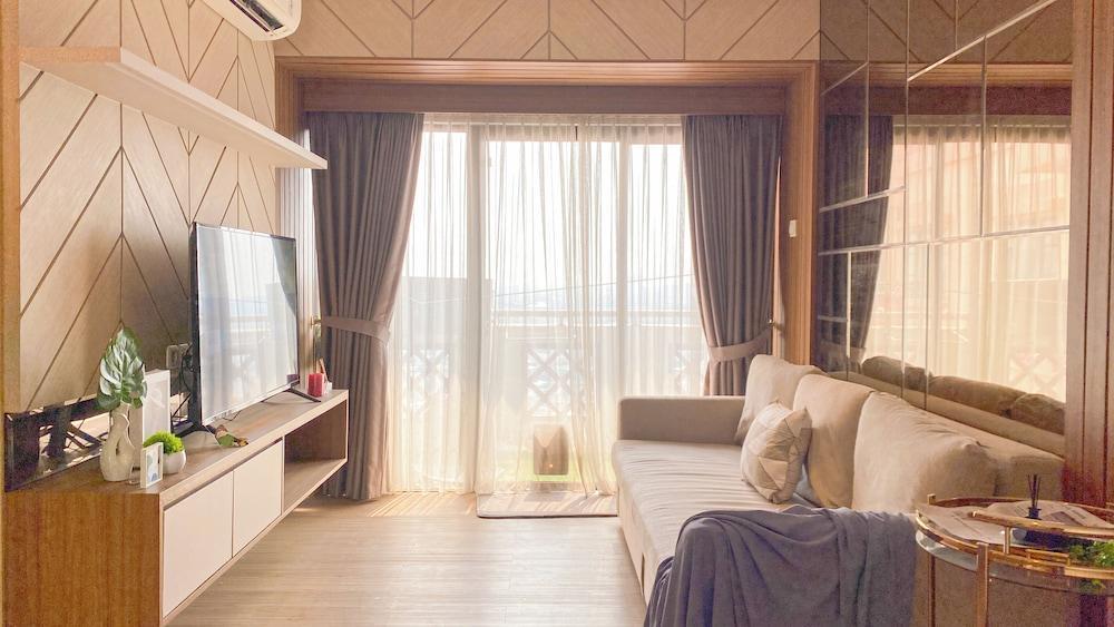 Modern Look 2Br At Puri Garden Apartment - Tap to explore photos