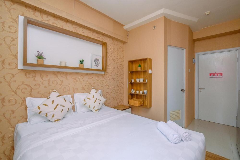 Fancy And Nice Studio (No Kitchen) At Green Pramuka City Apartment Room Type - Studio