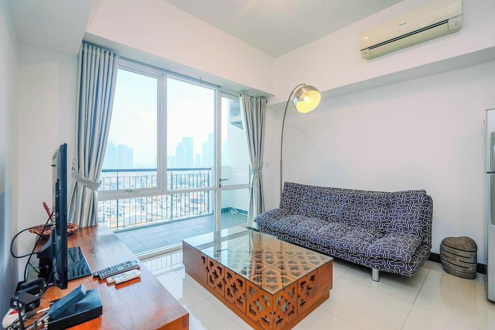 Homey And Warm 1Br Apartment At Ambassade Kuningan - Tap to explore photos