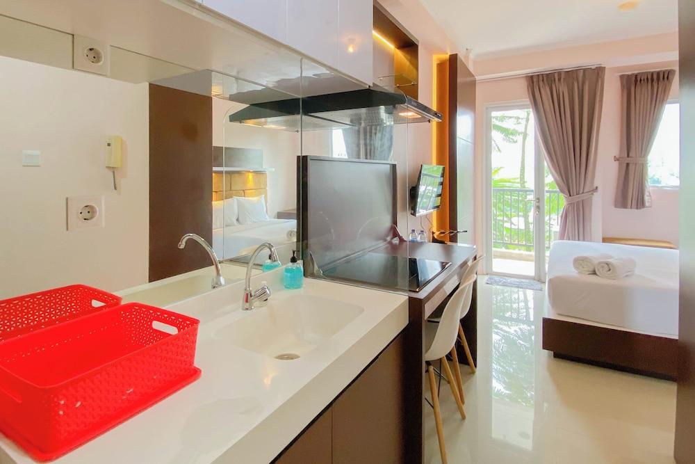 Well Design And Homey Studio Signature Park Grande Apartment - Tap to explore photos