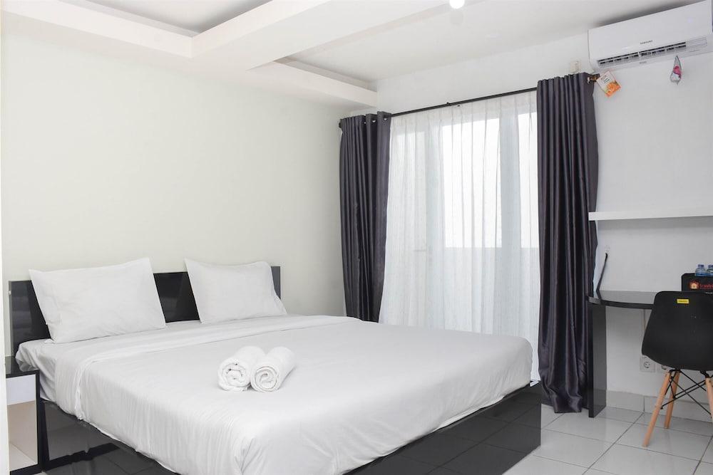 Comfy And Tidy Studio Amethyst Apartment