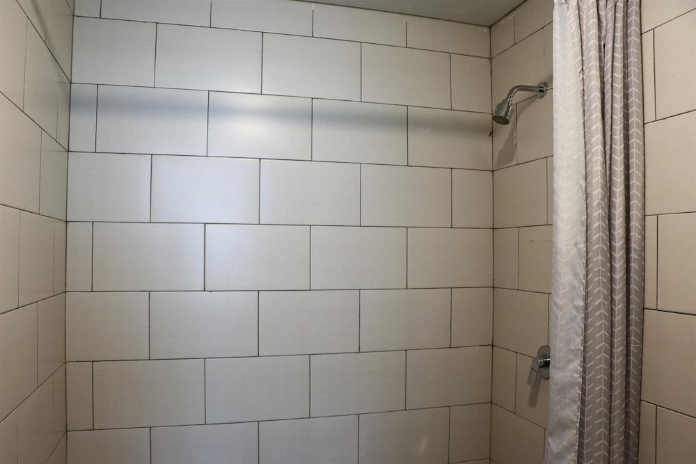 Exclusive 2Br At Lexington Apartment - Tap to explore photos