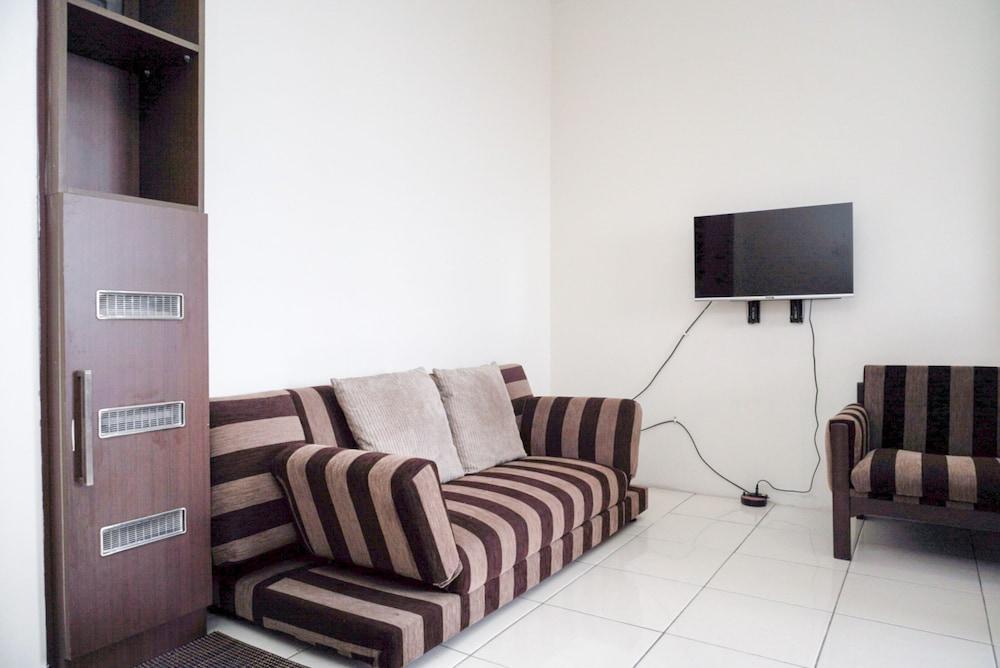 Spacious 2Br At 31St Floor Marina Ancol Apartment - Tap to explore photos