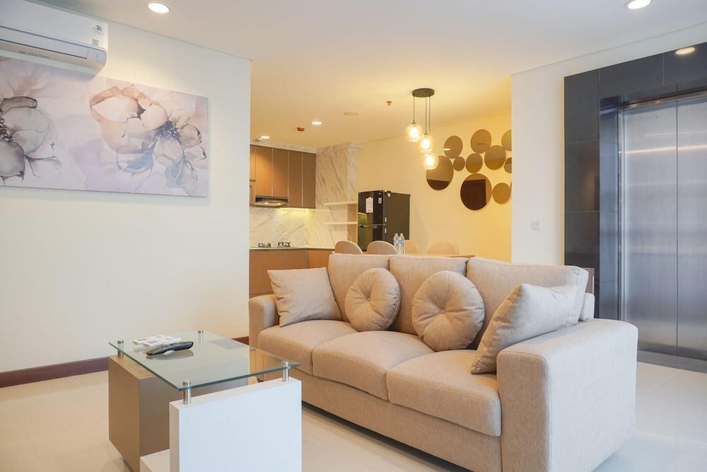 Nice And Comfort 2Br Apartment At The Kencana Residence - Tap to explore photos