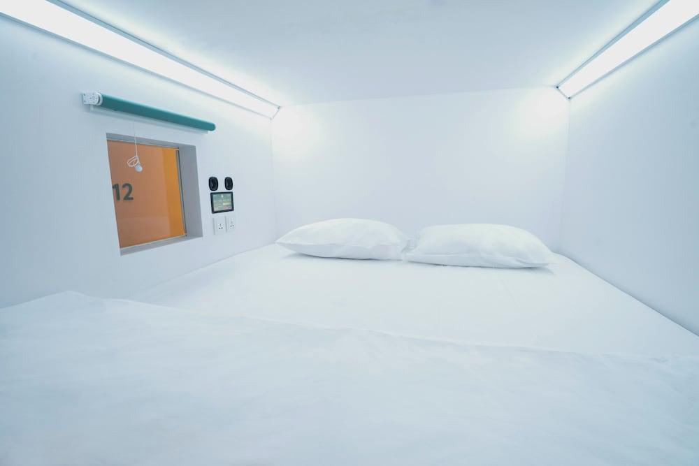 Bobopod ITC Kuningan Jakarta Room Type - Sky Double